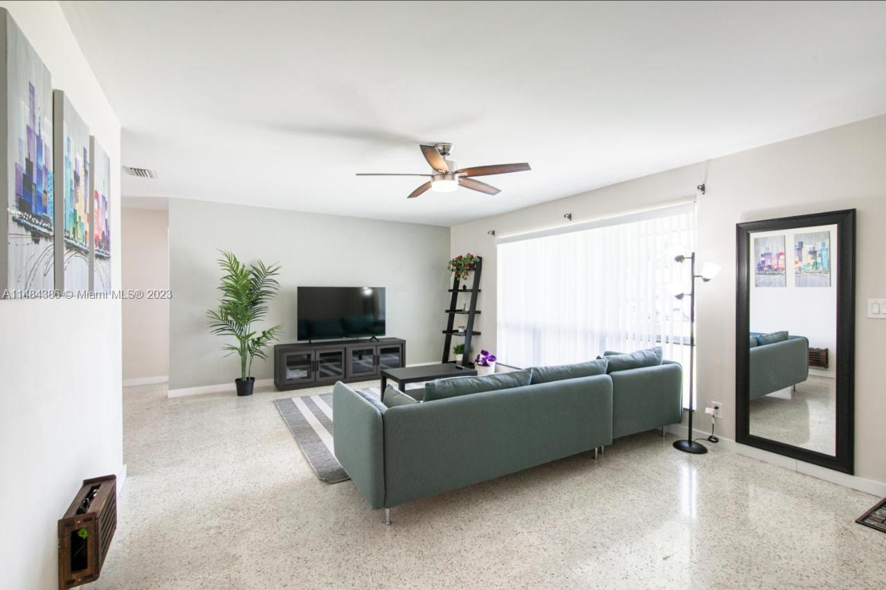 Listing Photo 8