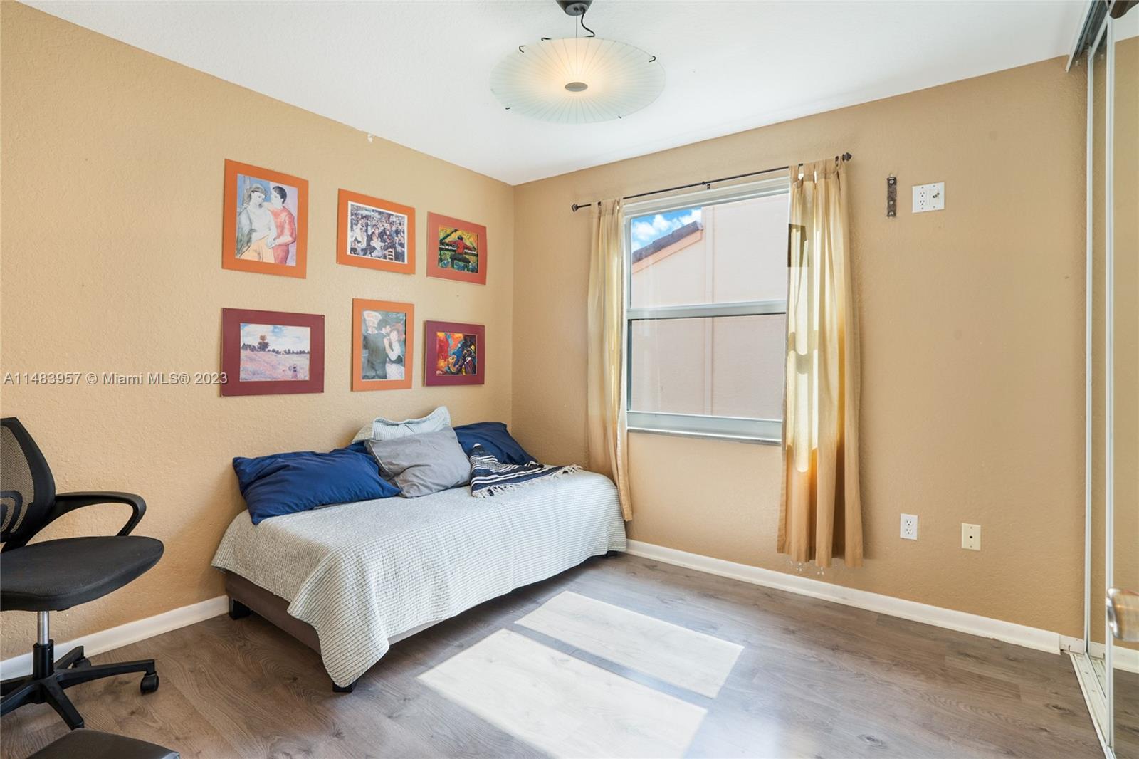 Listing Photo 19