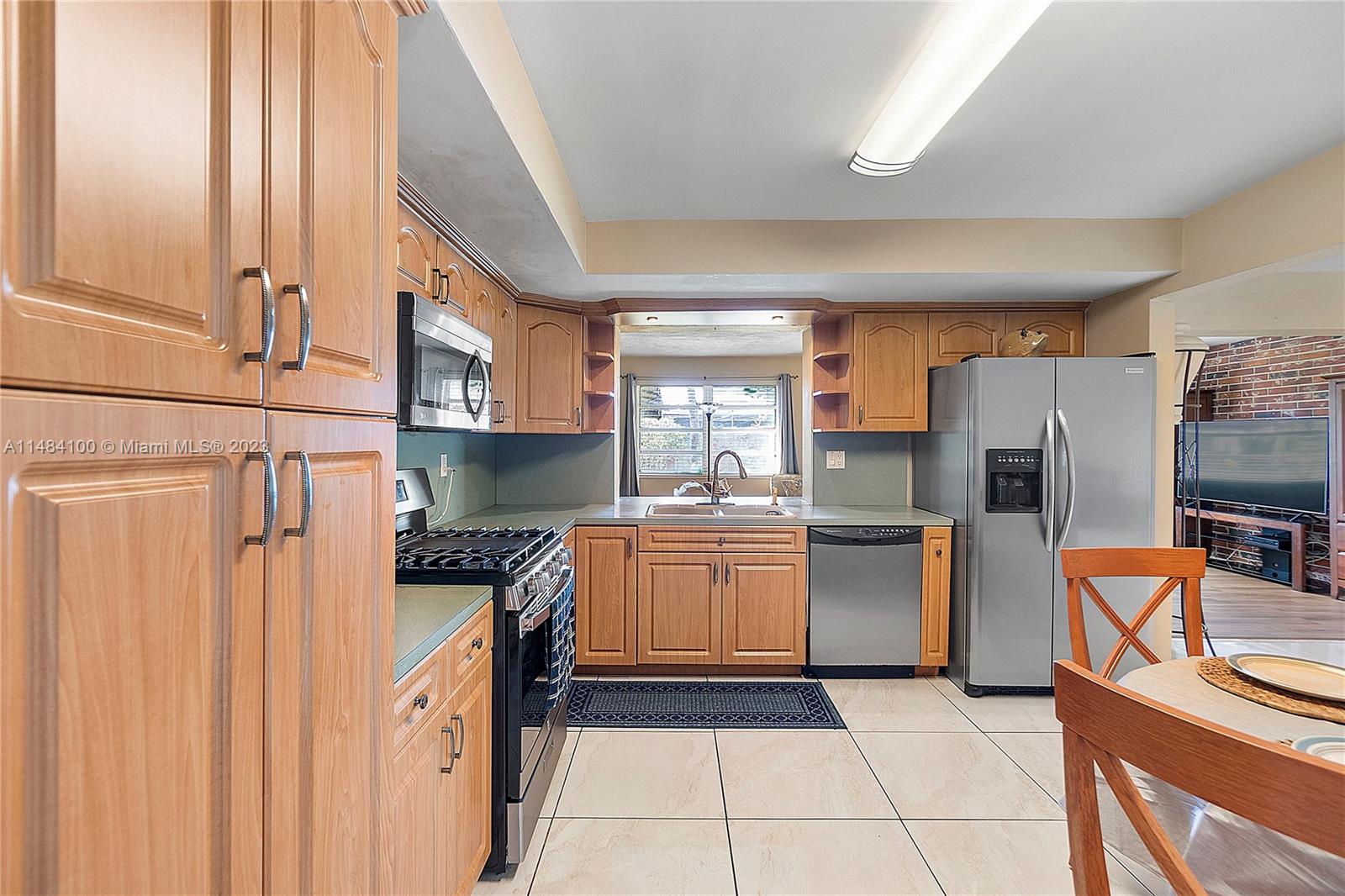 Listing Photo 9