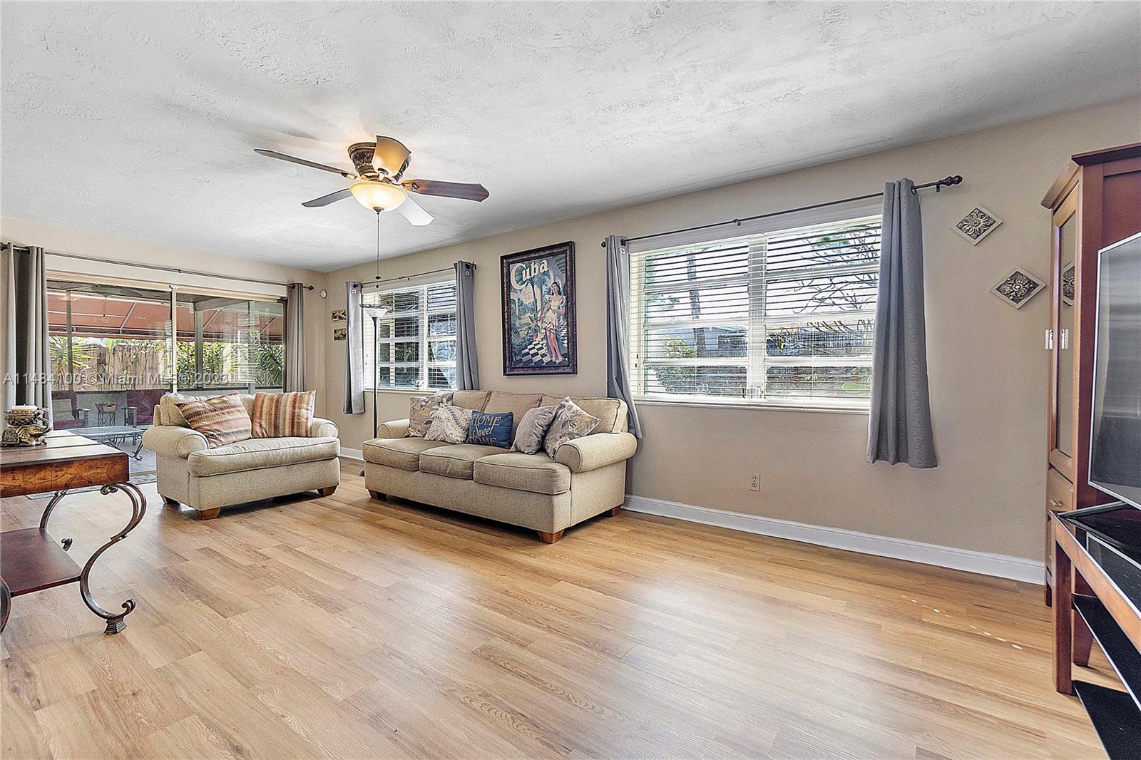 Listing Photo 10