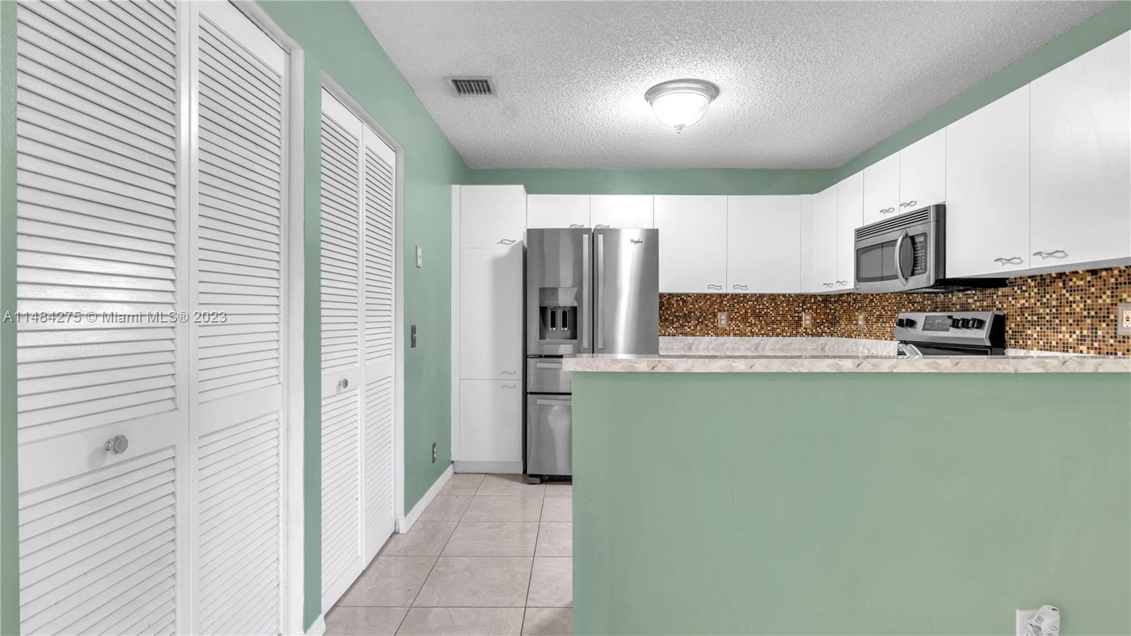 Listing Photo 12