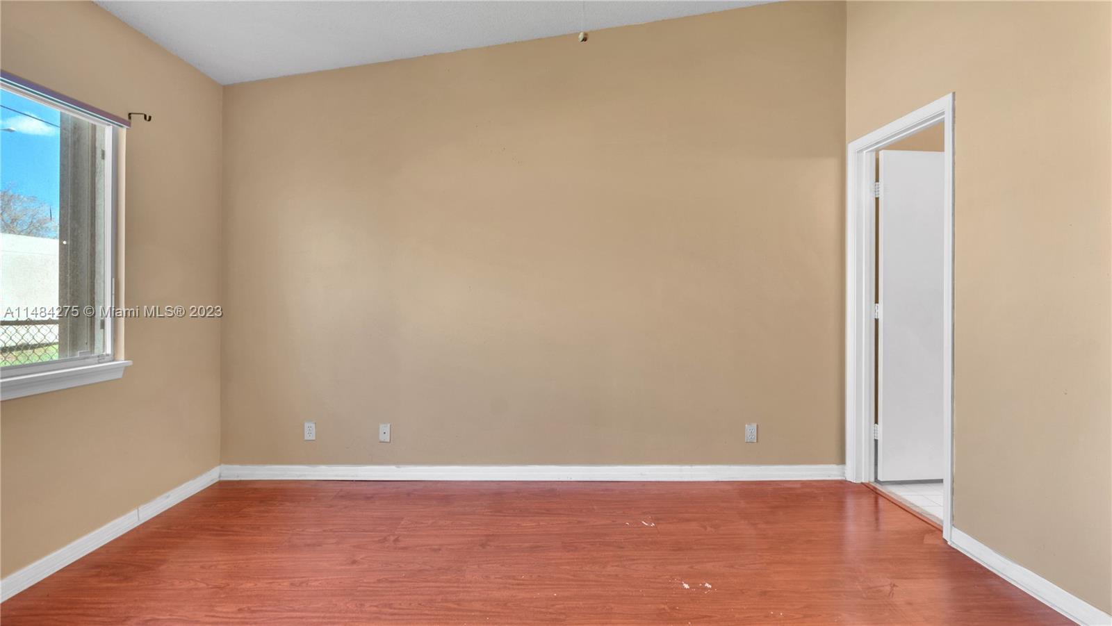 Listing Photo 17