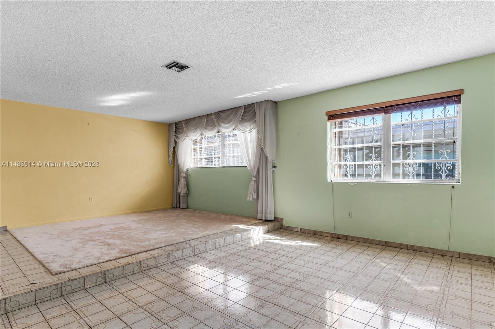 Listing Photo 14