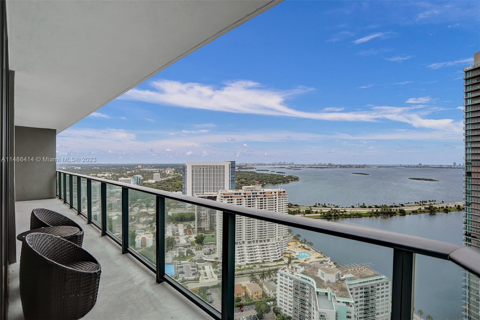 Welcome to Paraiso Bayviews! Stunning unit located on the 37th floor, with gorgeous bay and city views. The building features rooftop pool, gym, tennis court, BBQ area, valet parking and so much more. Minutes away from restaurants and entertainment. Located close to Design District, Edgewater and Miami Beach.