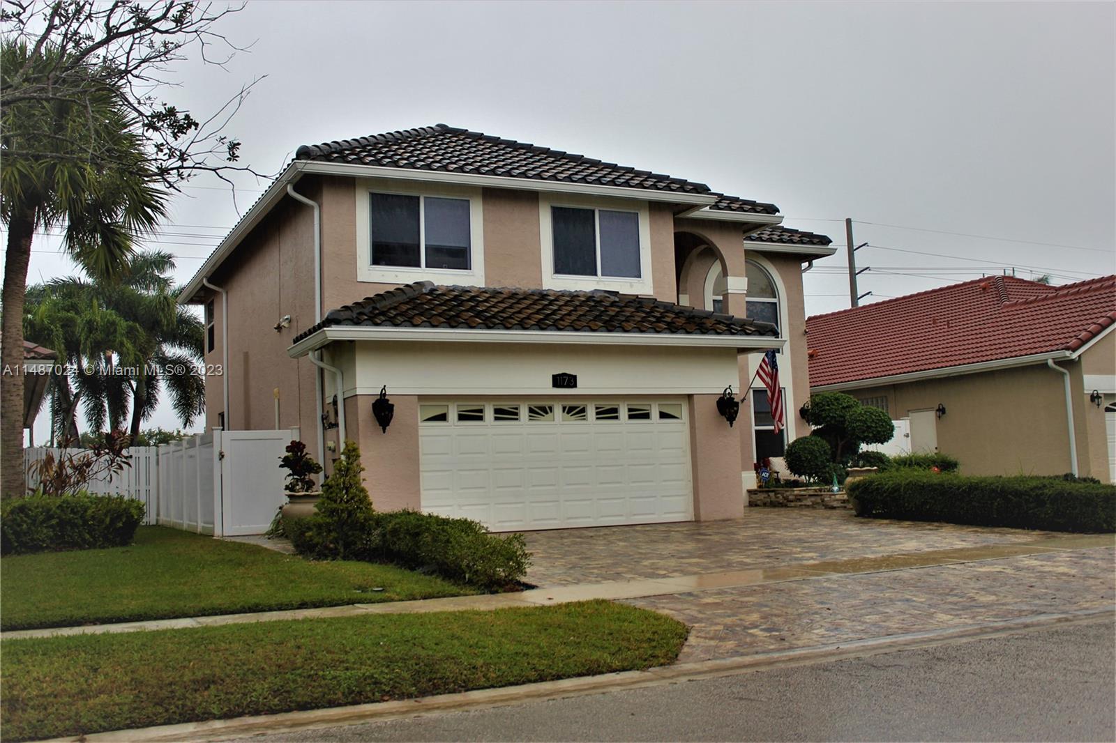 Listing Photo 11