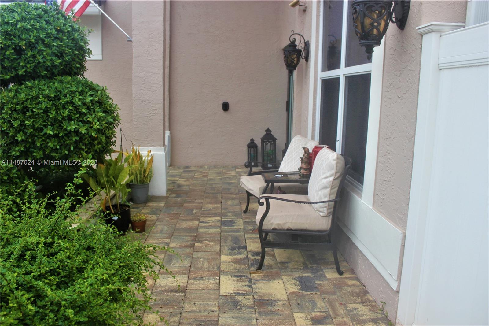 Listing Photo 6