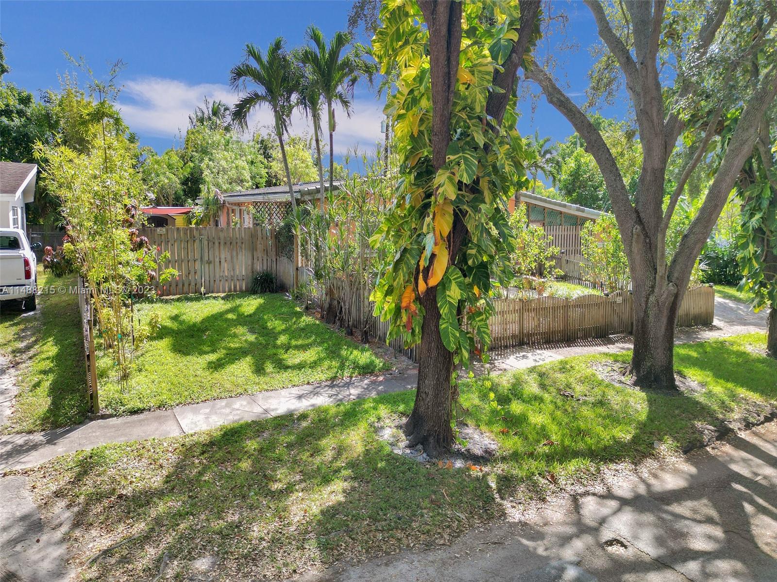 Listing Photo 12
