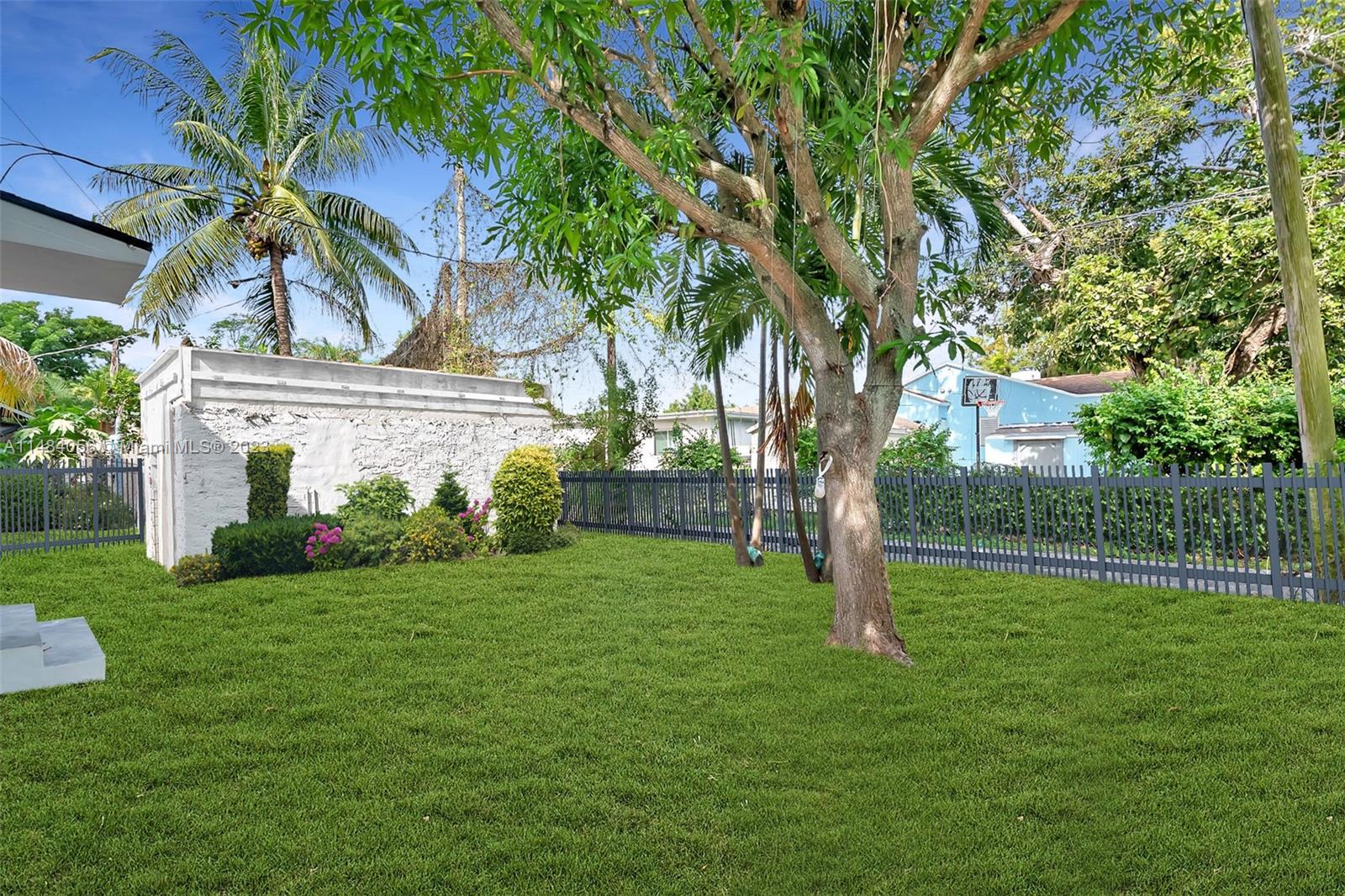 Listing Photo 17