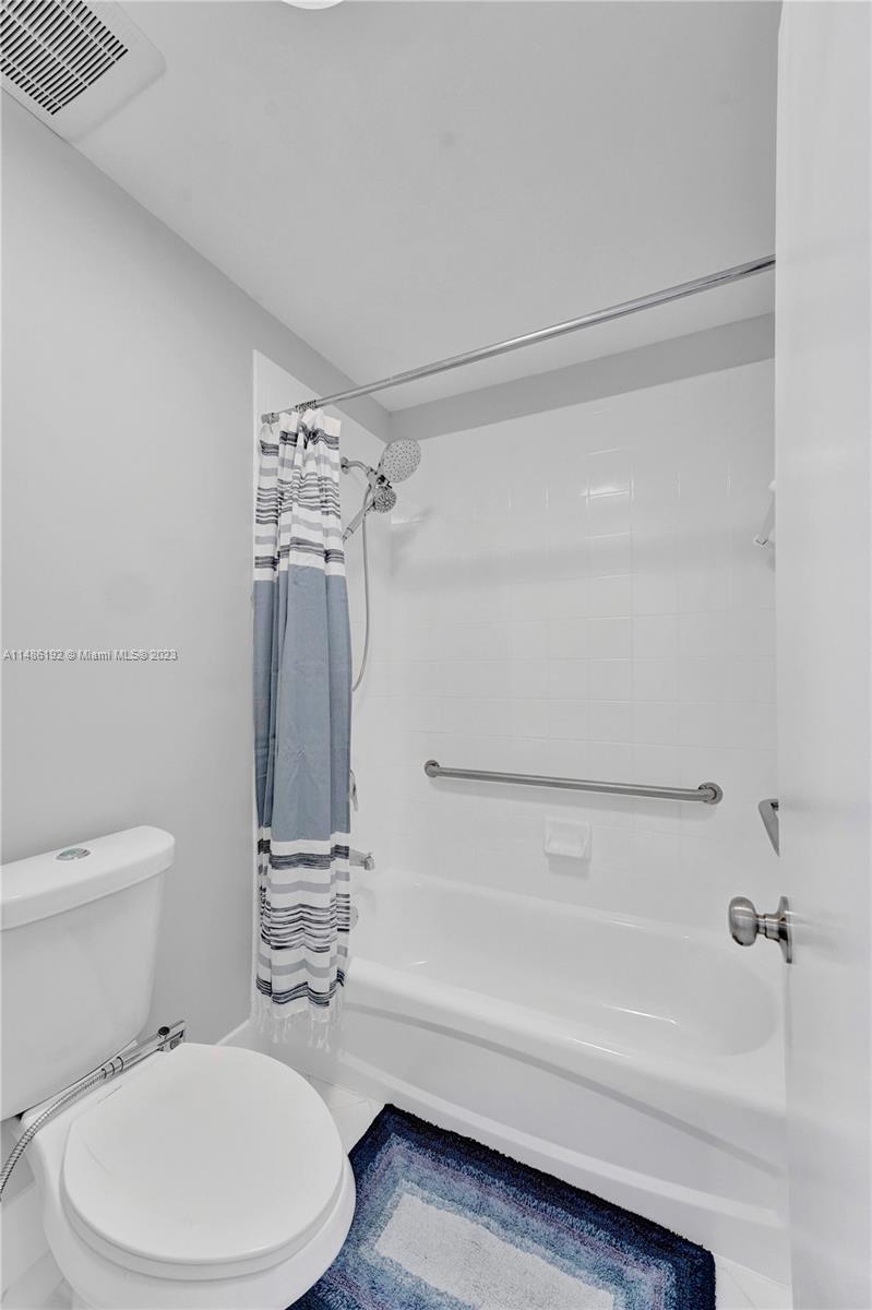 Listing Photo 12