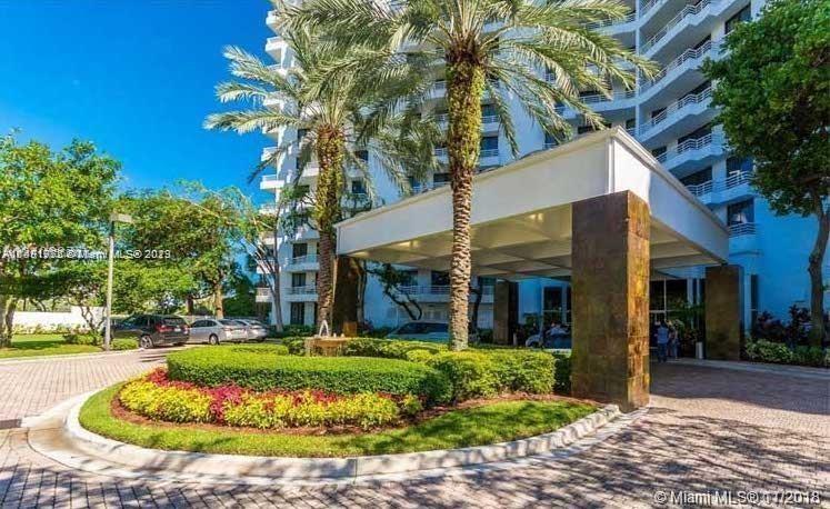 2 BEDROOMS WITH 2 BATHROOMS FOR RENT AT THE HEART OF AVENTURA, WALKING DISTANCE FROM AVENTURA MALL, 5 MIN AWAY FROM SUNNY ISLES BEACHES, RESTAURANTS AND SHOPS, WASHER AND DRYER IN THE UNIT. ALL ROOMS FACING ONE OF THE BALCONIES, BRIGHT AND CLEAR, STAINLESS STEEL APPLIANCES. lOUNGE CONVENIENCE STORE CAFE, 24 HOURS VALET, CONCIERGE, BASIC CABLE AND INTERNET INCLUDED. UNIT IS VACANT
