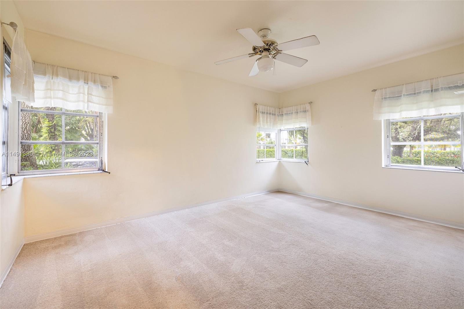 Listing Photo 14