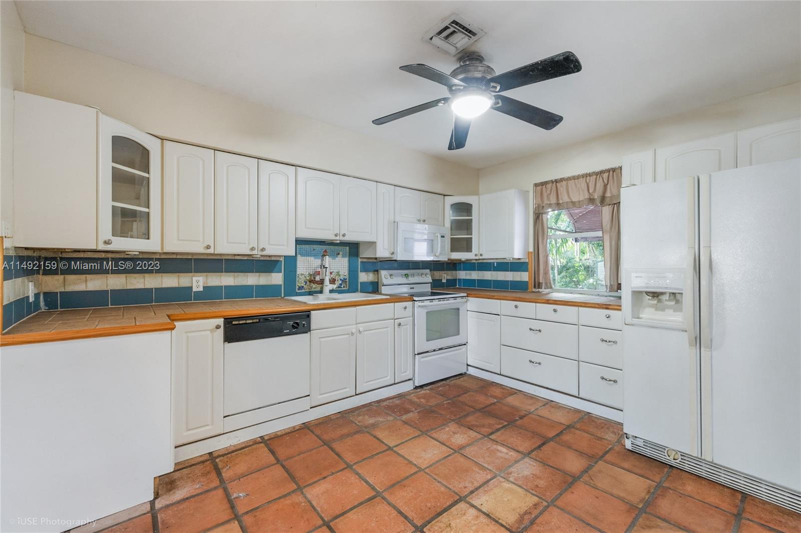 Listing Photo 9