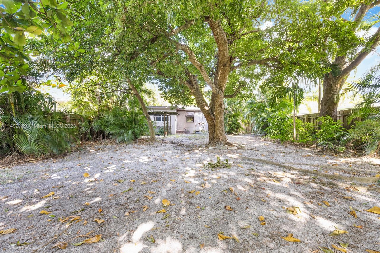 Listing Photo 12