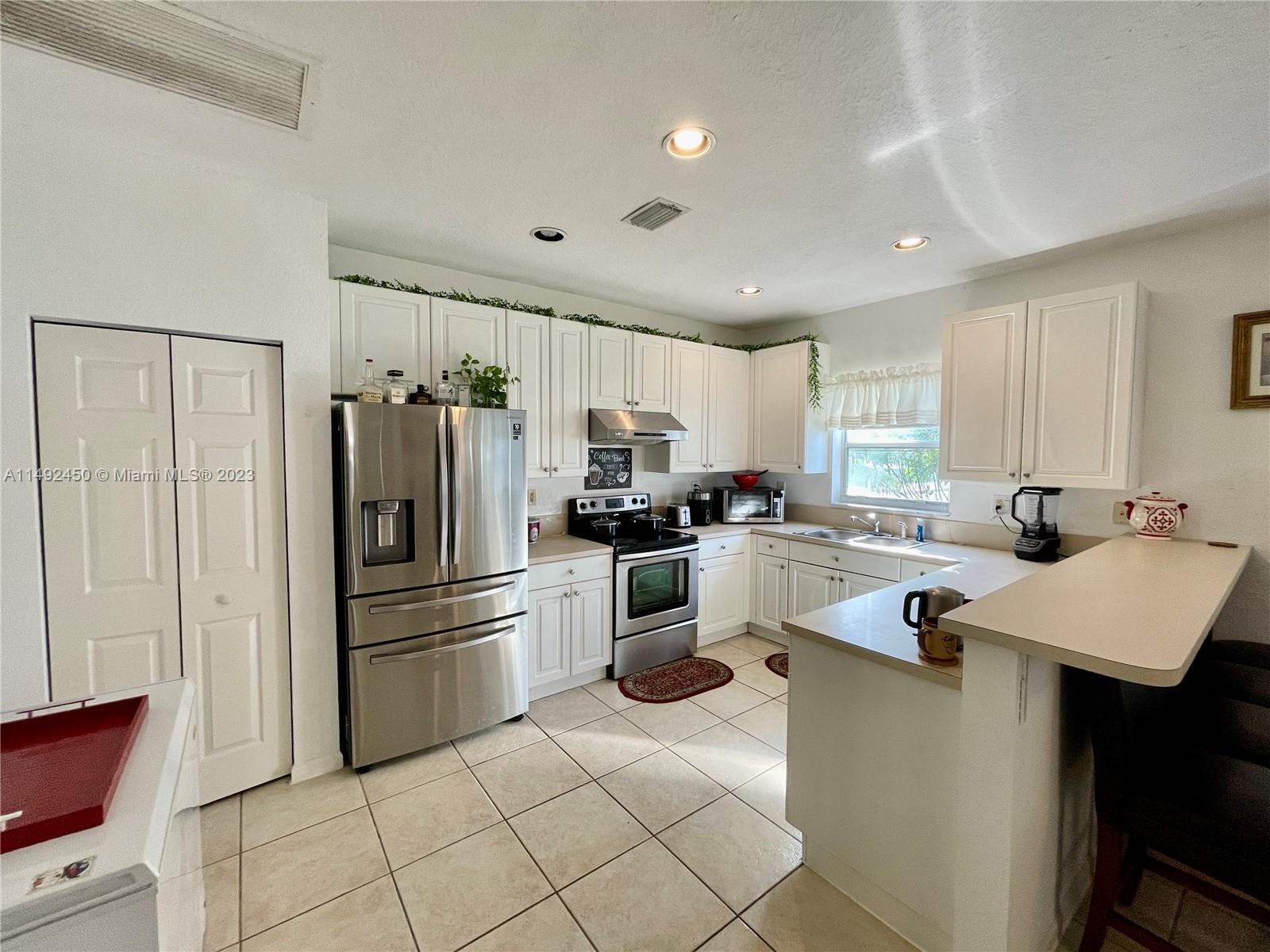 Listing Photo 8
