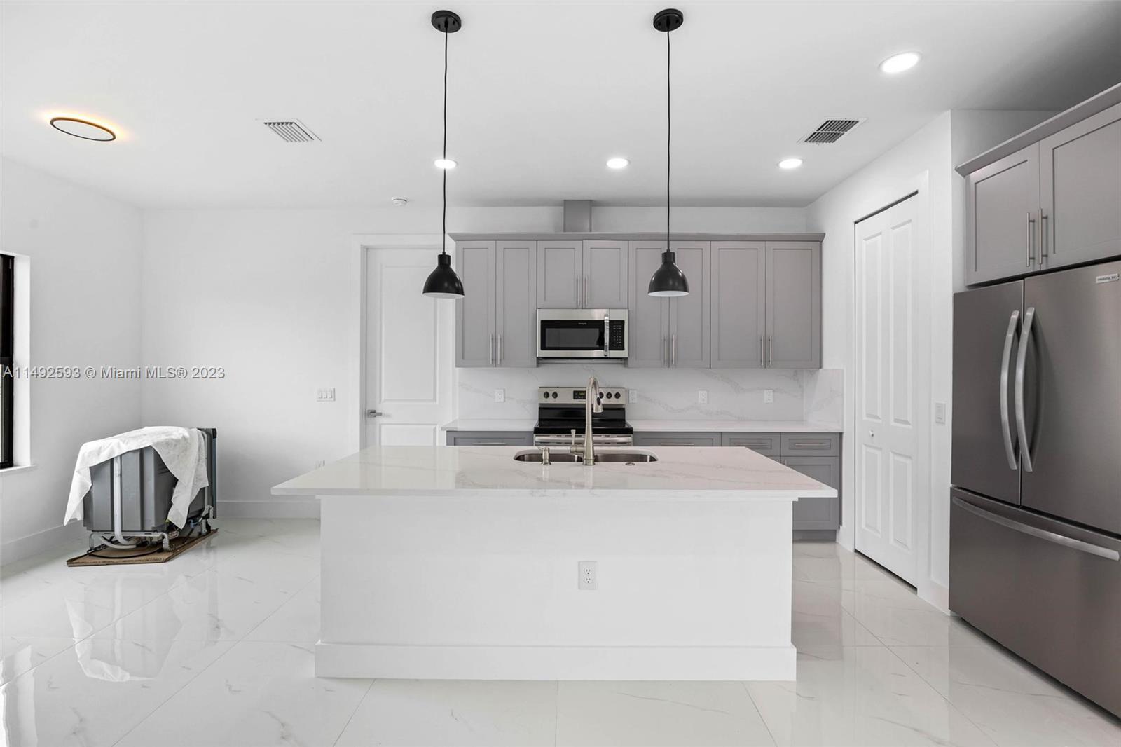 Listing Photo 14