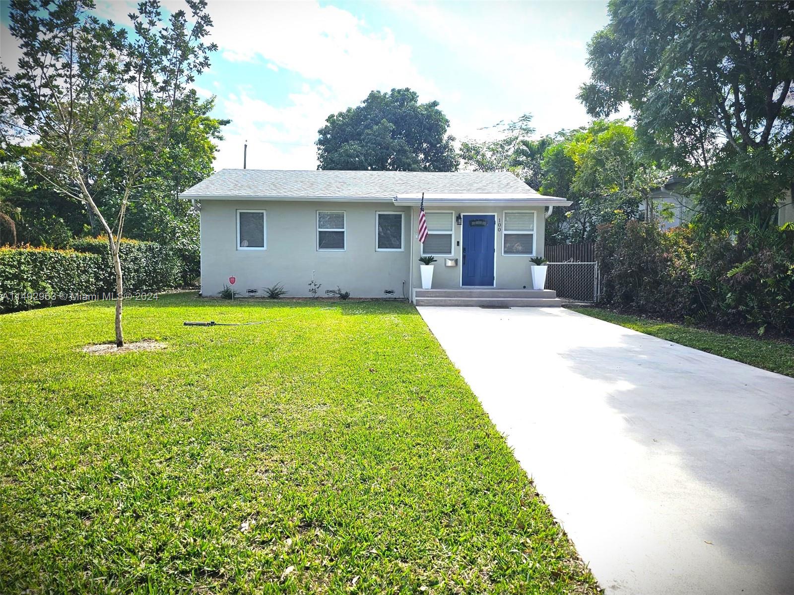 Photo 2 of 100 Truxton Dr in Miami Springs - MLS A11492963