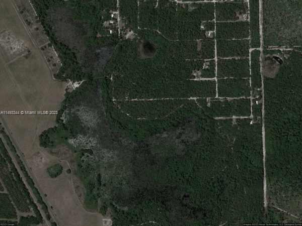 114 WISCONSIN, Other City - In The State Of Florida, FL 32189