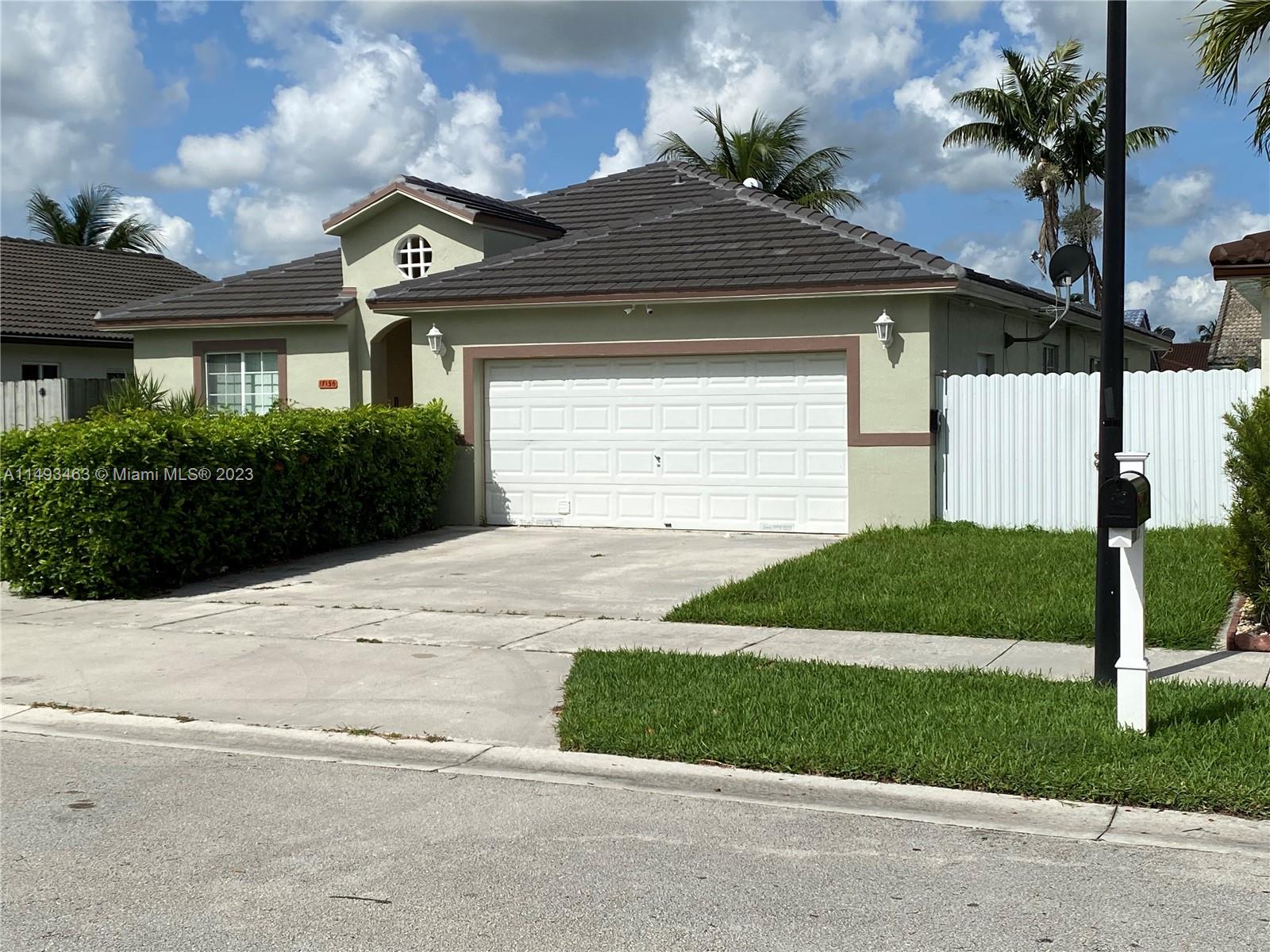 Photo 2 of 17136 SW 143rd Pl in Miami - MLS A11493463