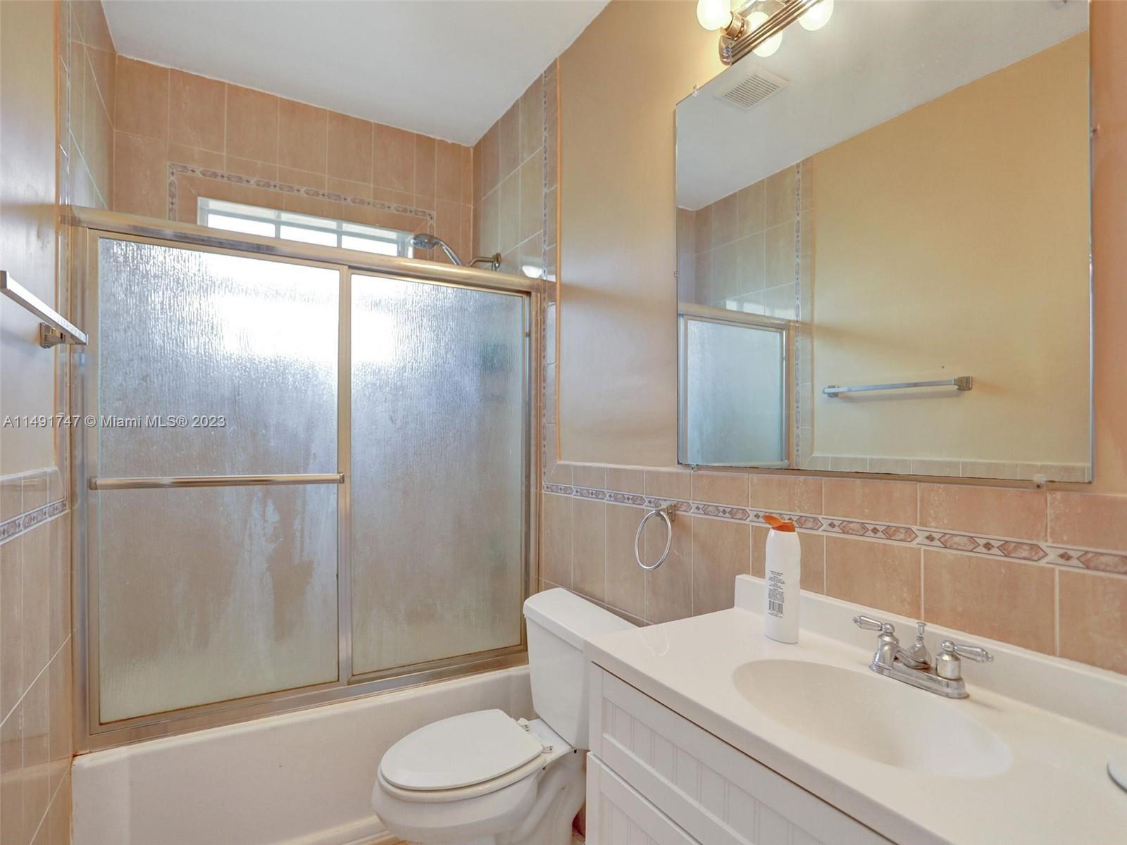 Listing Photo 12