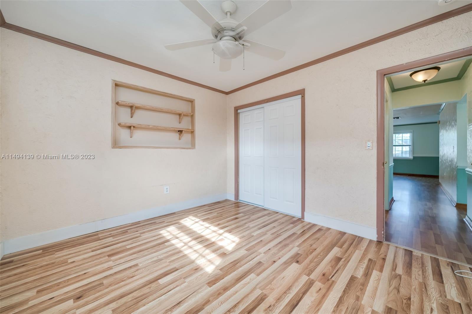 Listing Photo 12
