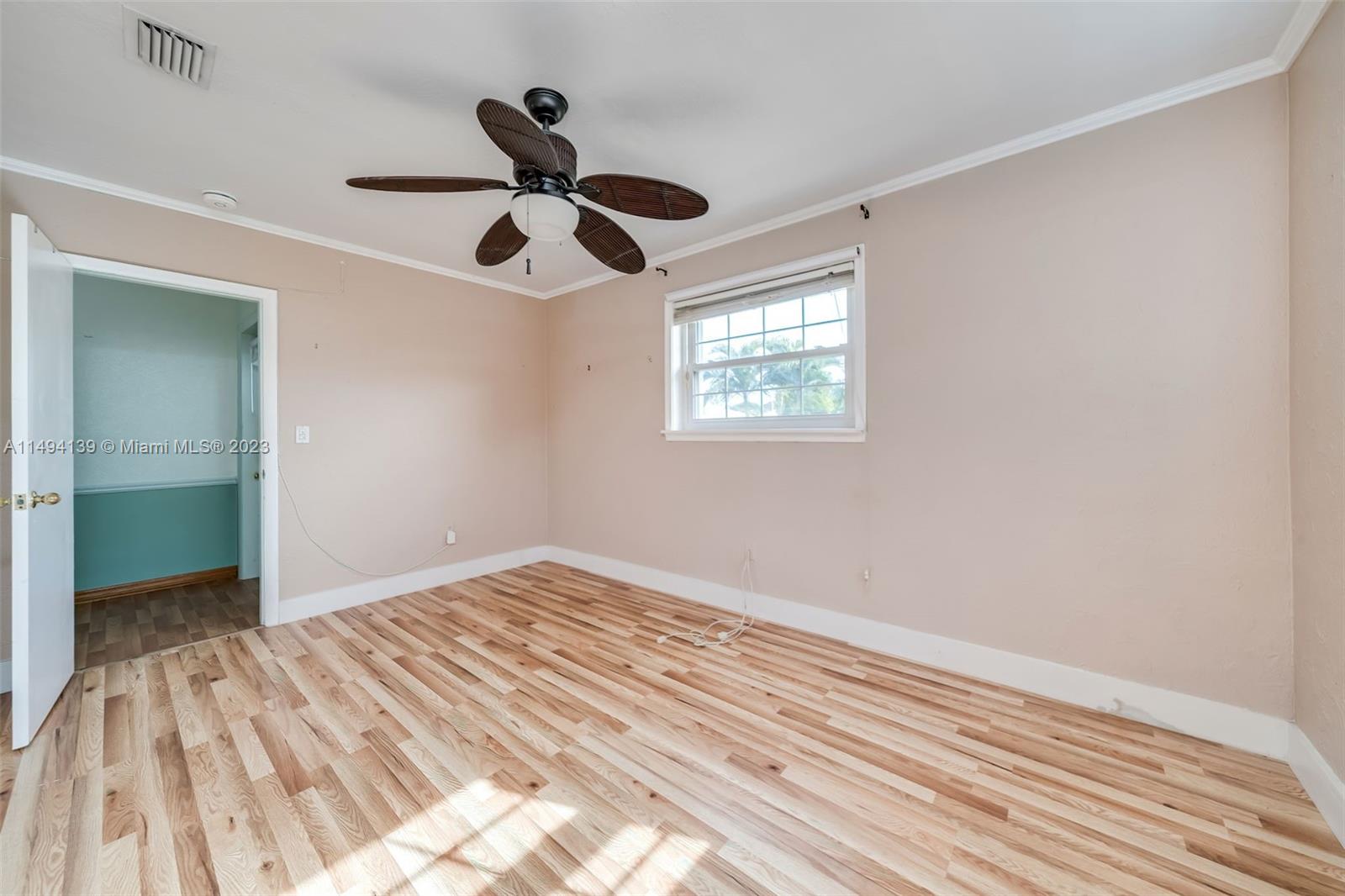 Listing Photo 8
