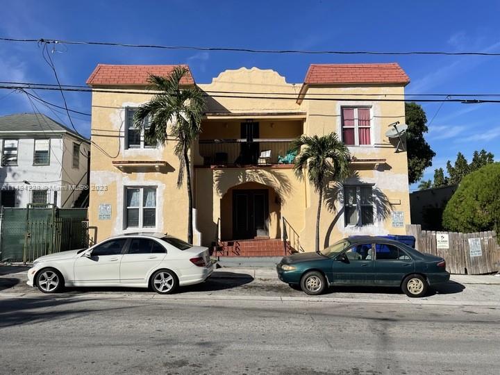 Natural Light - Laundry - Quiet Building

Spacious 1 bed, 1 bath unit with 600 sqft located in Little Havana. Features on-premise washer/dryer and street parking. Water is included in utilities. Pets are allowed with restrictions. 

Fast Approval, See It Today!