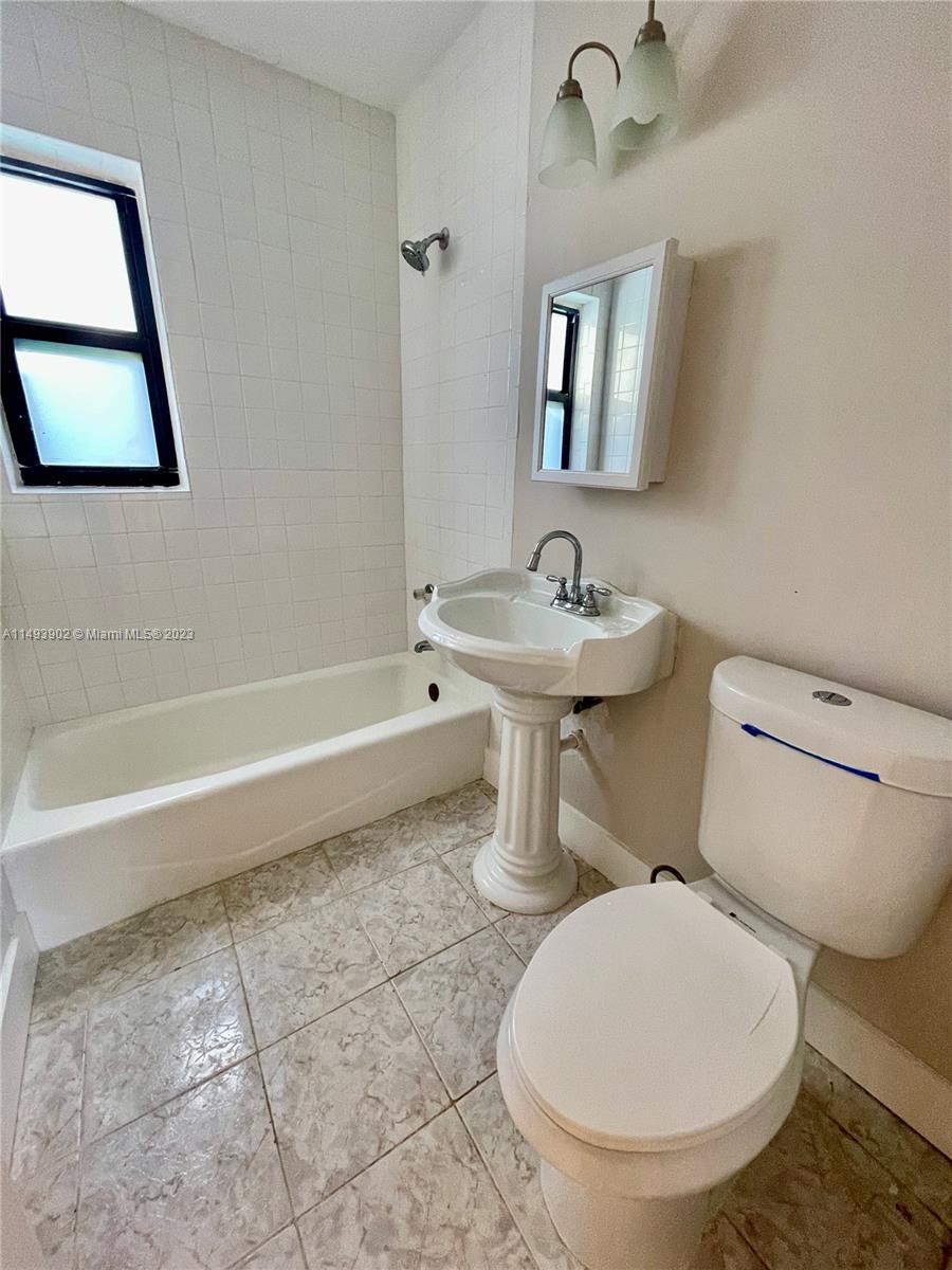 Listing Photo 12
