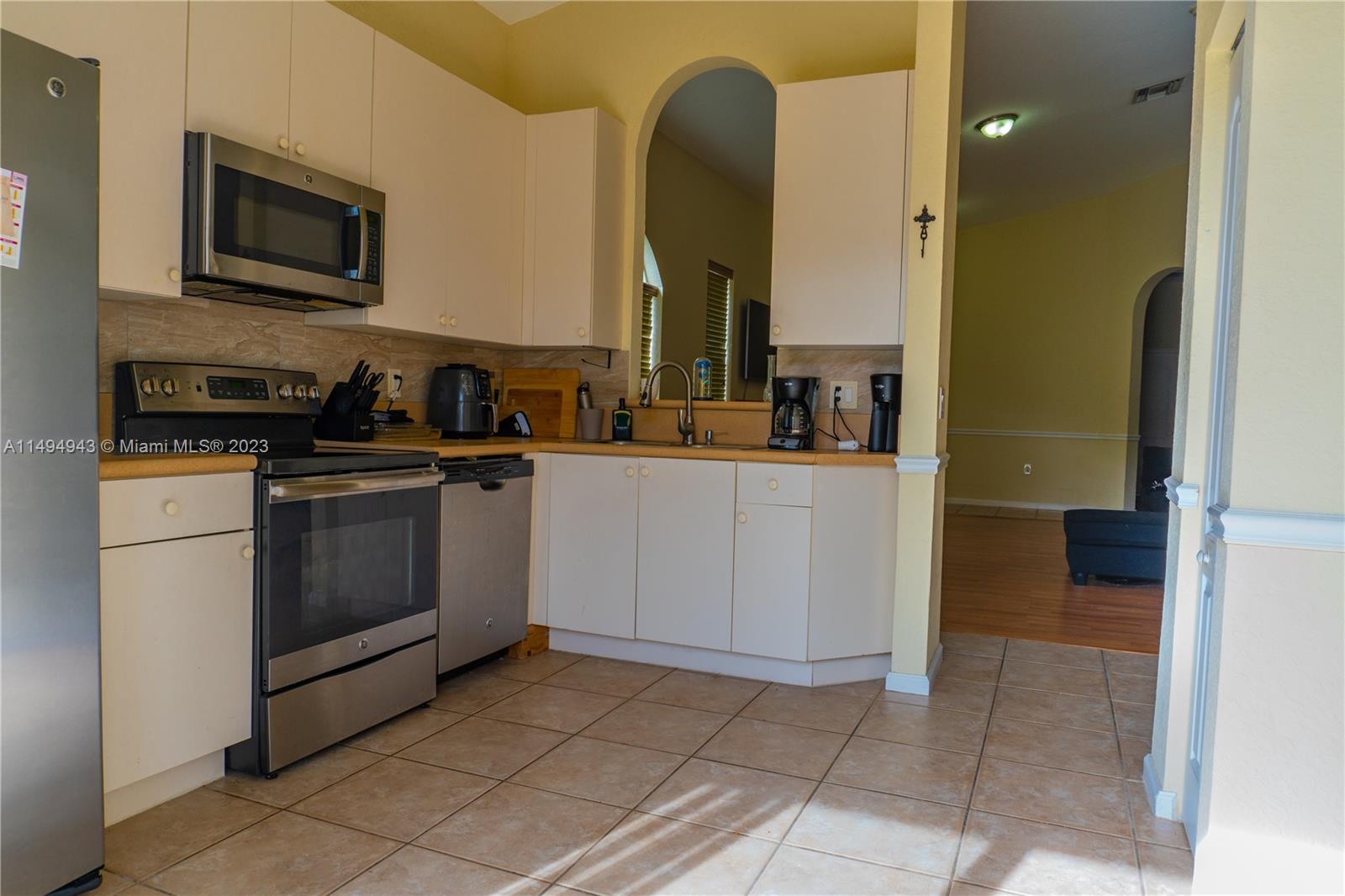 This stunning 3-bedroom, 2-bathroom residence is the epitome of modern comfort and style. Nestled in a prime location, this home boasts a perfect blend of functionality and aesthetics. One of the standout features of this townhouse is the garage, providing secure parking and additional storage space. No need to worry about finding street parking your vehicle will be protected from the elements, adding both convenience and peace of mind. Step outside to your own private patio space, a perfect extension of your living area. Whether you're sipping morning coffee, hosting a barbecue, or simply enjoying the fresh air, this outdoor space is a wonderful bonus that enhances your overall living experience.