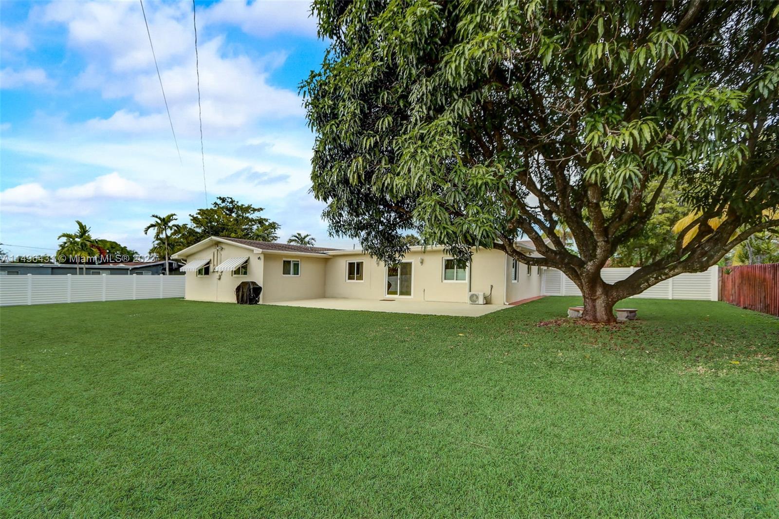 Listing Photo 11