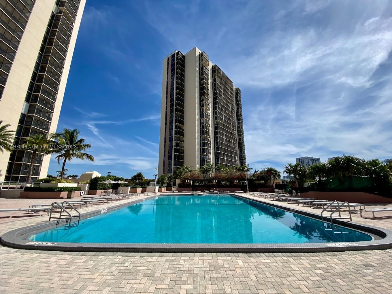 20301 W Country Club Dr #1424 For Sale A11497049, FL