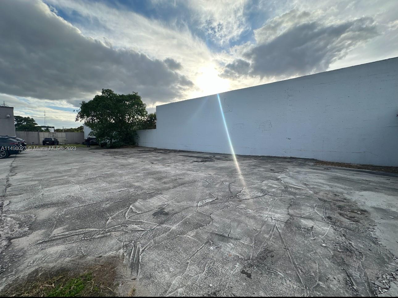 2065 NE 151 st, North Miami Beach, FL 33162