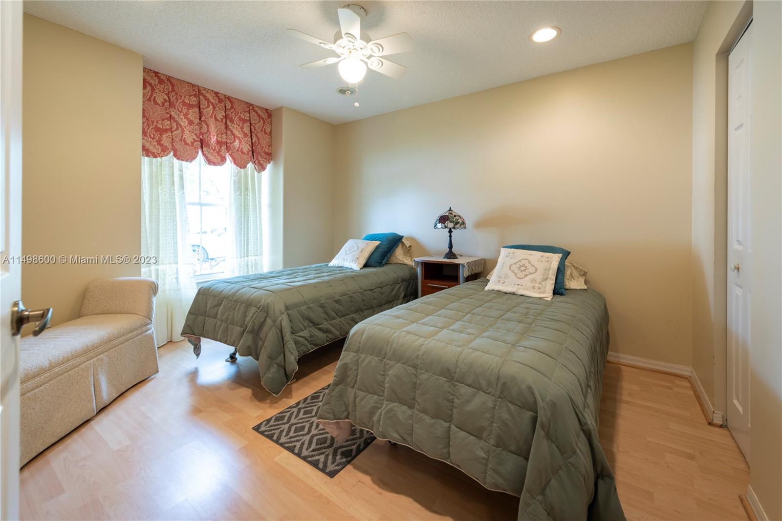 Listing Photo 33