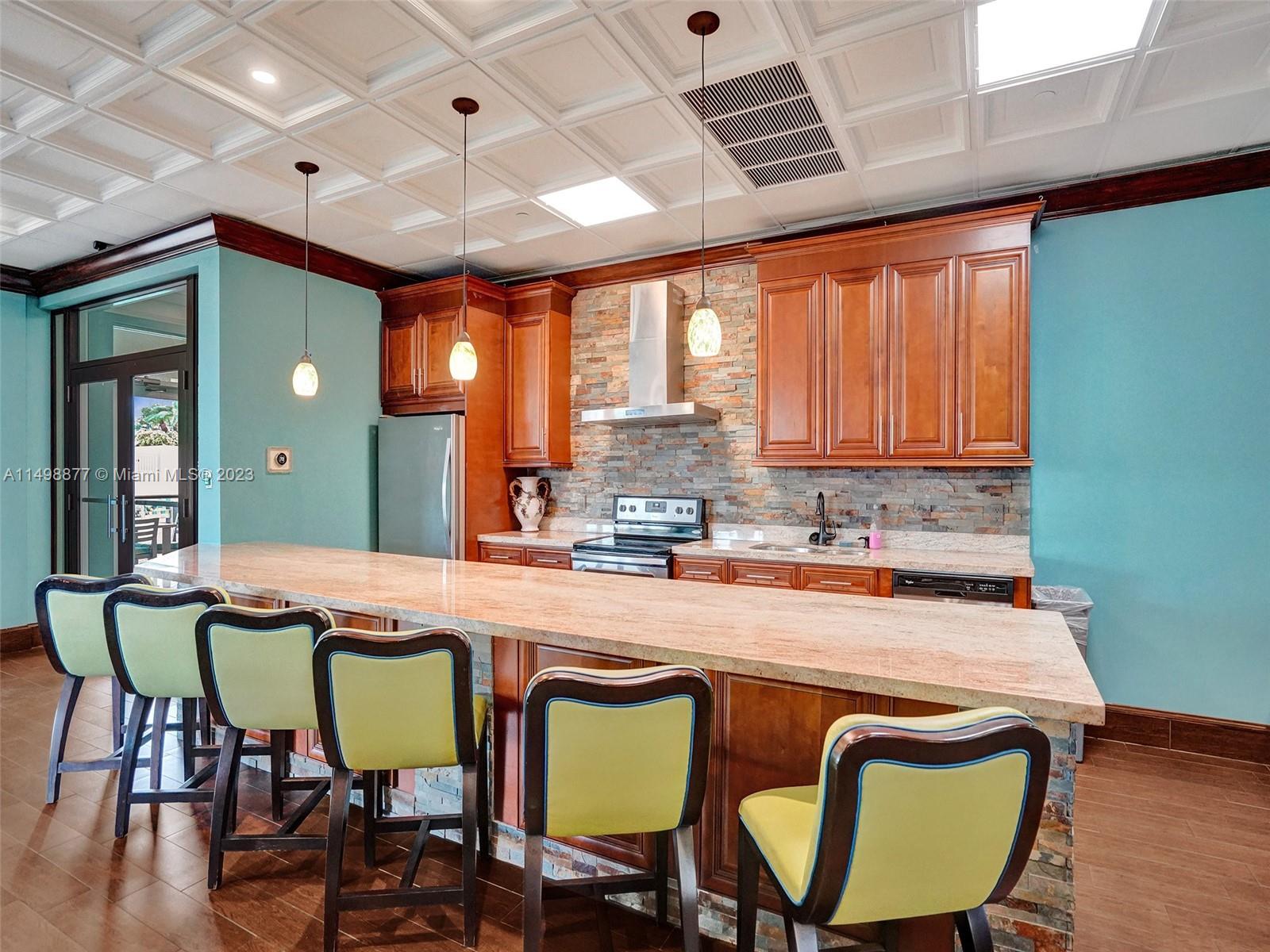 3020 NE 32nd Ave 916