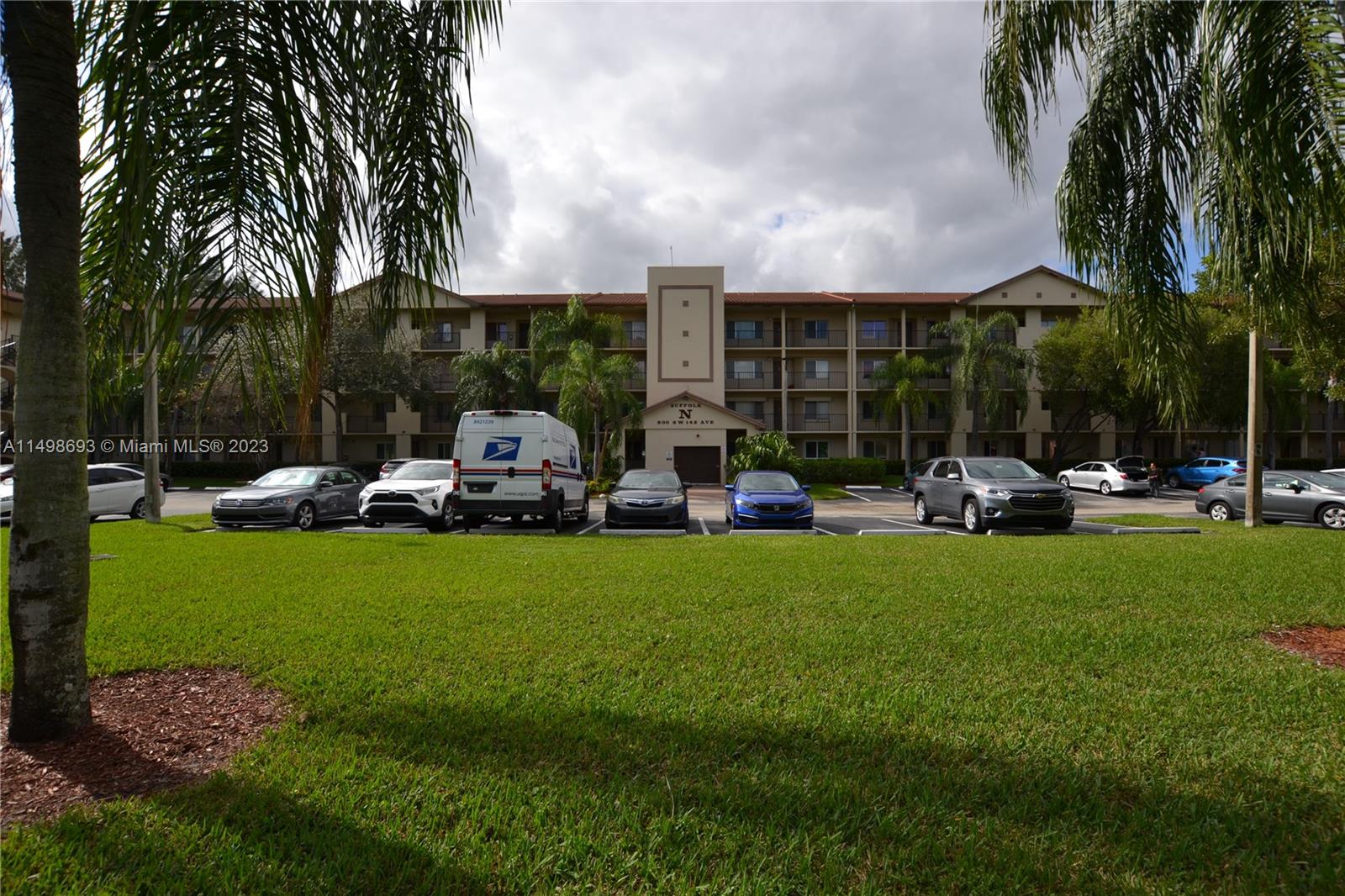 800 SW 142nd Ave #401N For Sale A11498693, FL