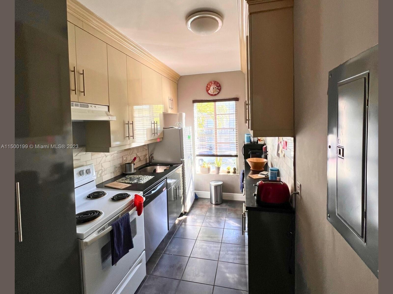 1241 14th St 7, Miami Beach, Florida 33139, ,1 BathroomBathrooms,Residentiallease,For Rent,1241 14th St 7,A11500199