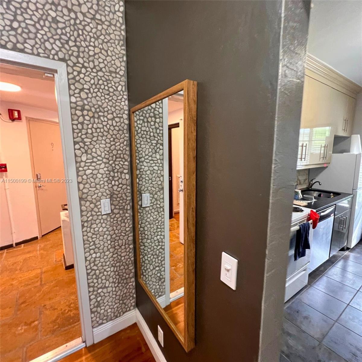1241 14th St 7, Miami Beach, Florida 33139, ,1 BathroomBathrooms,Residentiallease,For Rent,1241 14th St 7,A11500199