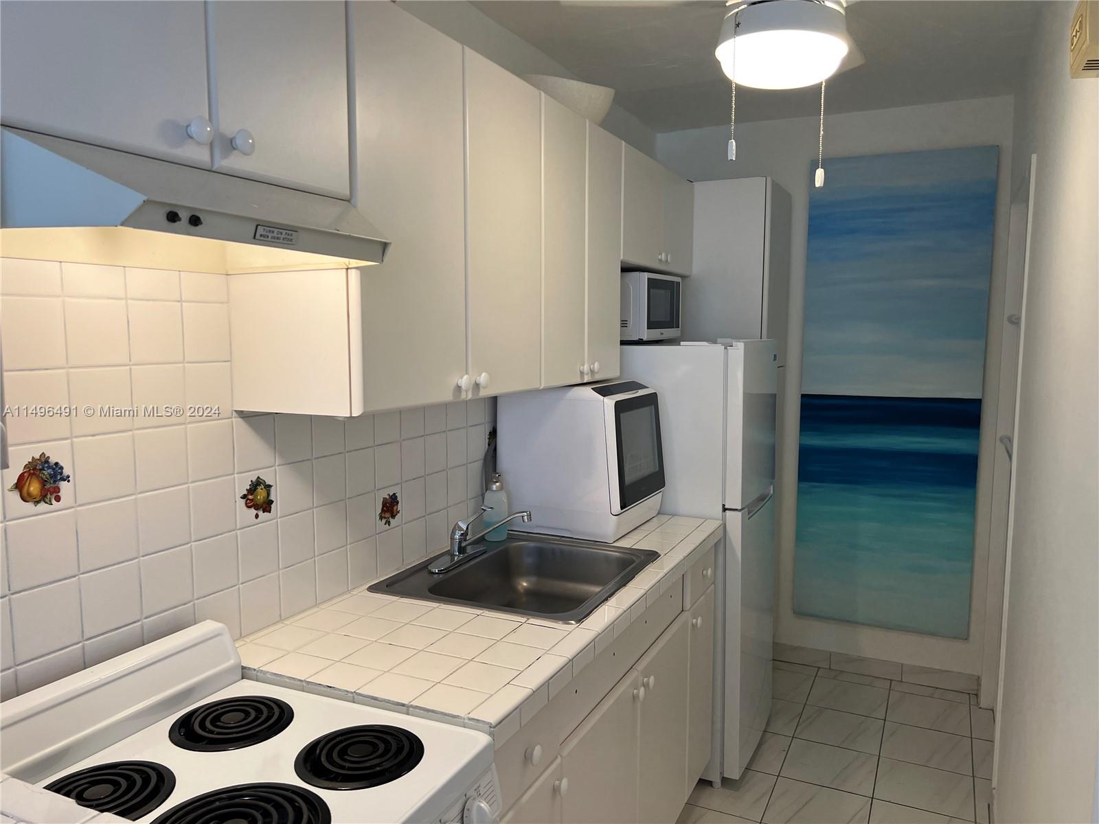 1255 Collins Ave 607, Miami Beach, Florida 33139, ,1 BathroomBathrooms,Residentiallease,For Rent,1255 Collins Ave 607,A11496491