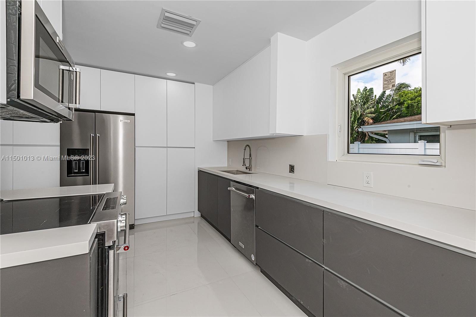 2784 NE 30th St 0, Lighthouse Point, Florida 33064, 4 Bedrooms Bedrooms, ,3 BathroomsBathrooms,Residentiallease,For Rent,2784 NE 30th St 0,A11501013