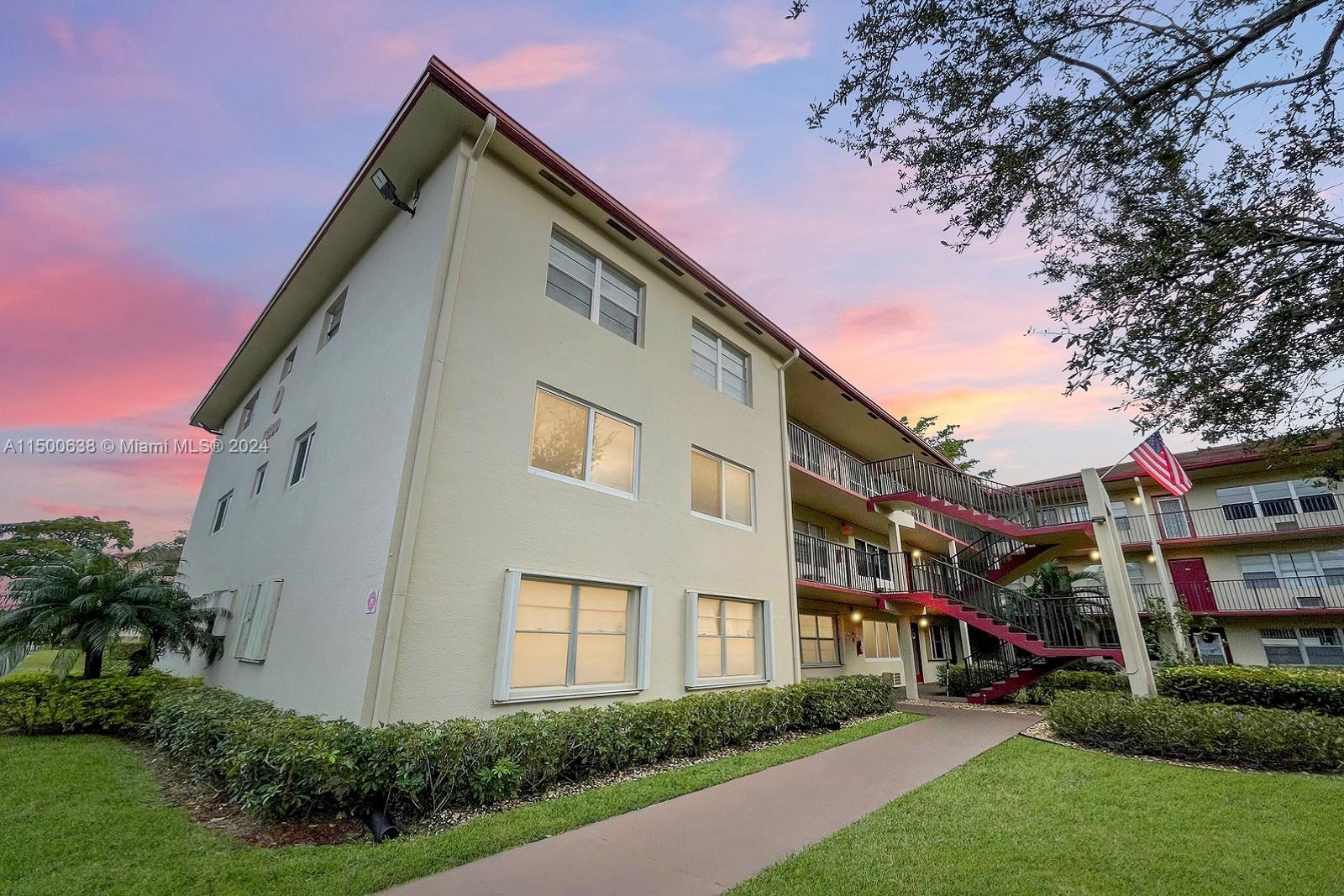 13300 SW 1st St 201O, Pembroke Pines, Florida 33027, 2 Bedrooms Bedrooms, ,2 BathroomsBathrooms,Residential,For Sale,13300 SW 1st St 201O,A11500638