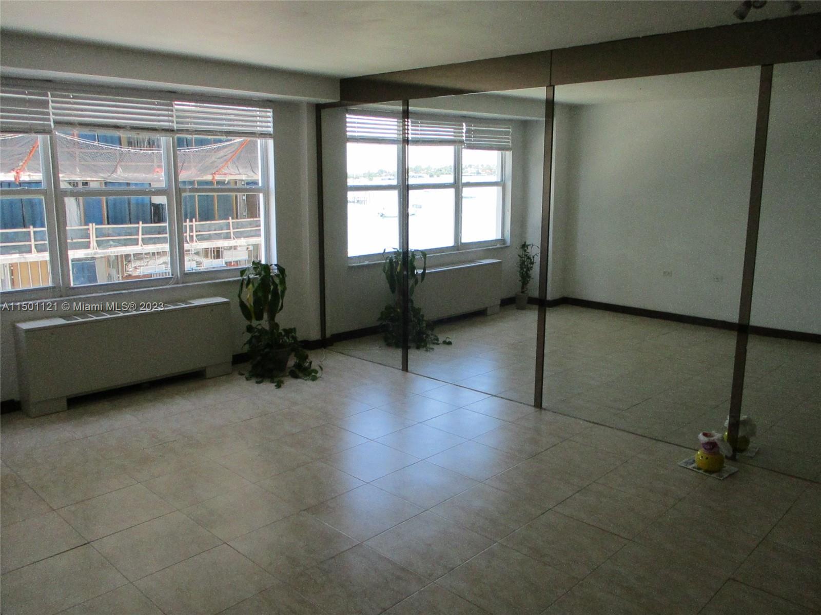 1250 West Ave 3D, Miami Beach, Florida 33139, 1 Bedroom Bedrooms, ,1 BathroomBathrooms,Residential,For Sale,1250 West Ave 3D,A11501121