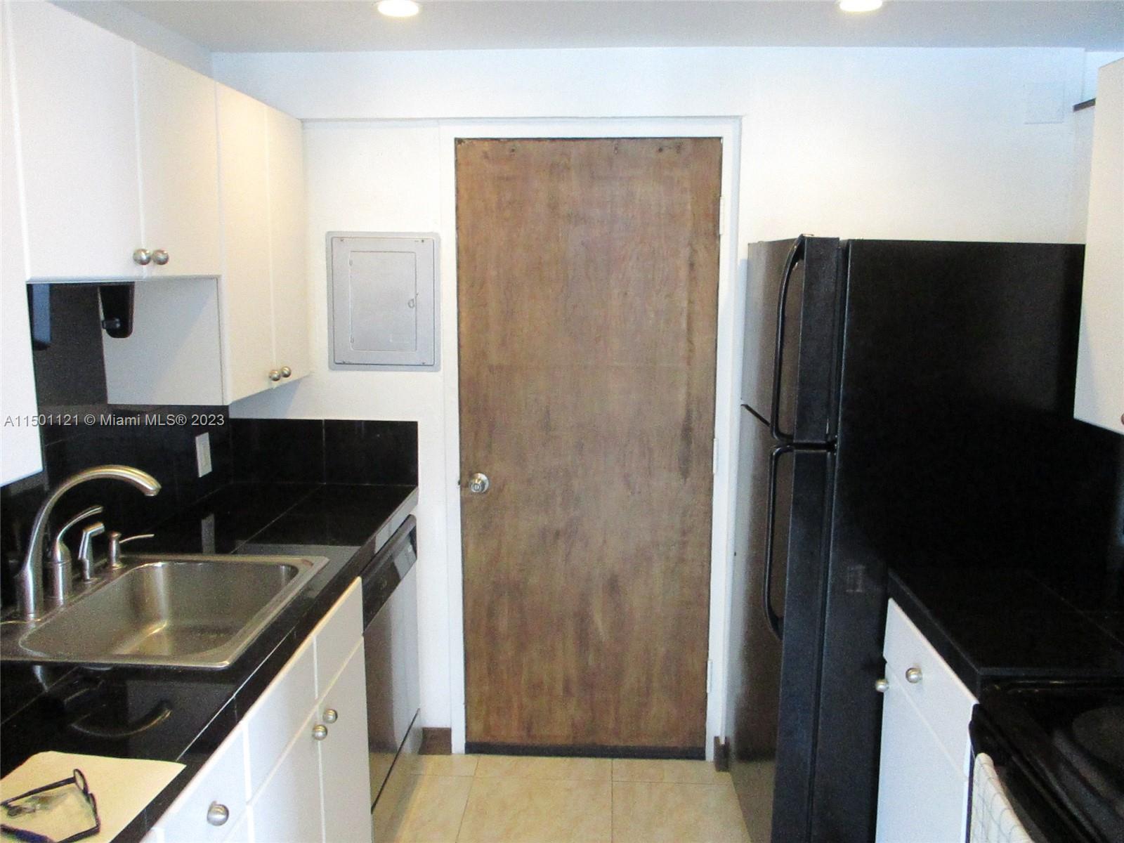 1250 West Ave 3D, Miami Beach, Florida 33139, 1 Bedroom Bedrooms, ,1 BathroomBathrooms,Residential,For Sale,1250 West Ave 3D,A11501121