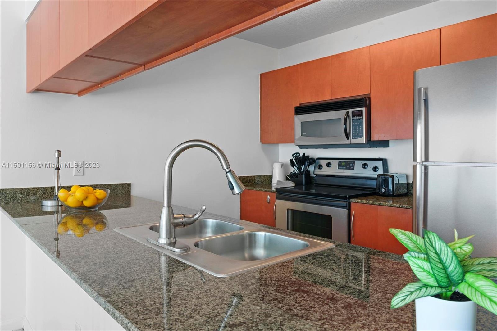 1200 Brickell Bay Dr 3907, Miami, Florida 33131, 1 Bedroom Bedrooms, ,1 BathroomBathrooms,Residential,For Sale,1200 Brickell Bay Dr 3907,A11501156