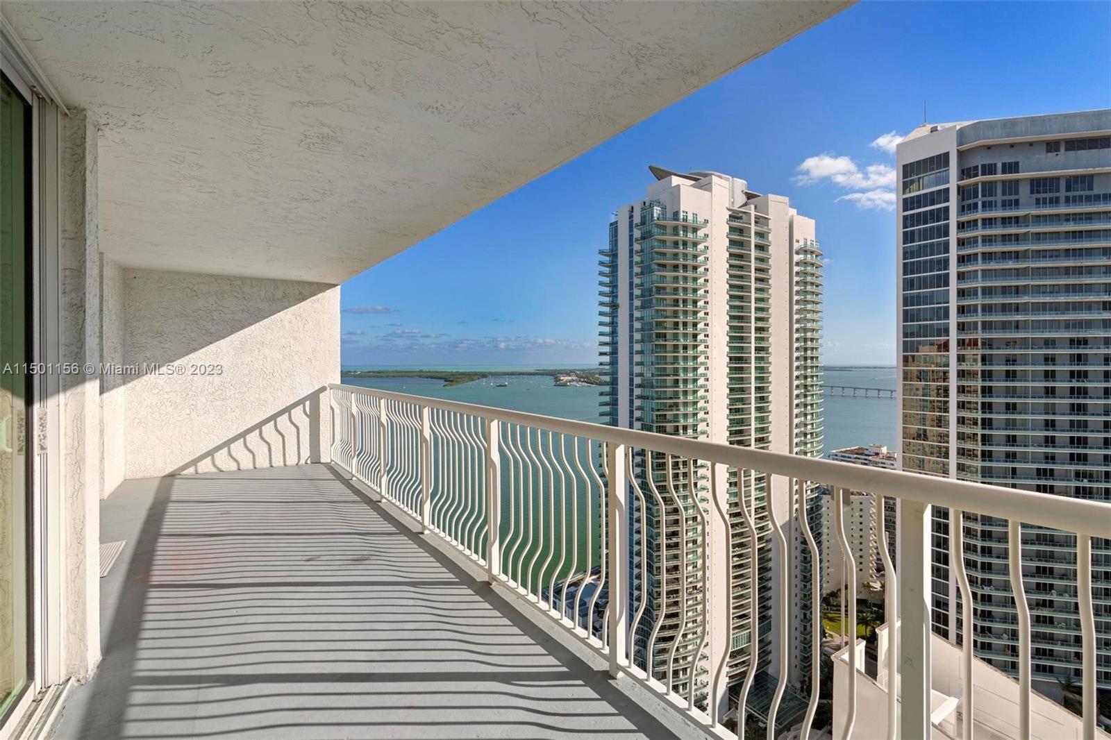 1200 Brickell Bay Dr 3907, Miami, Florida 33131, 1 Bedroom Bedrooms, ,1 BathroomBathrooms,Residential,For Sale,1200 Brickell Bay Dr 3907,A11501156