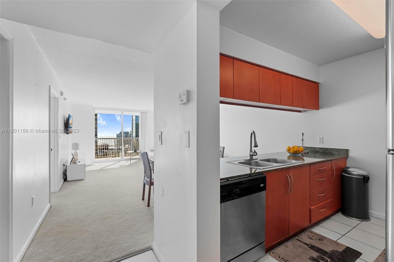 1200 Brickell Bay Dr 3907, Miami, Florida 33131, 1 Bedroom Bedrooms, ,1 BathroomBathrooms,Residential,For Sale,1200 Brickell Bay Dr 3907,A11501156