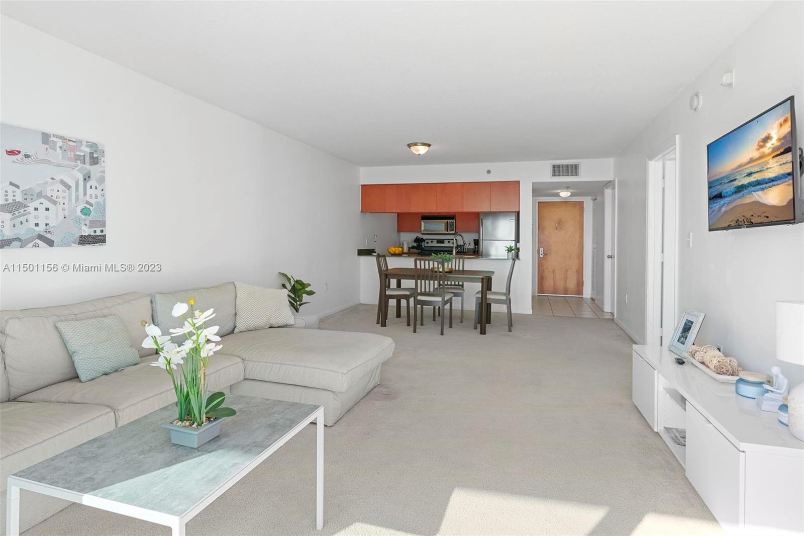 1200 Brickell Bay Dr 3907, Miami, Florida 33131, 1 Bedroom Bedrooms, ,1 BathroomBathrooms,Residential,For Sale,1200 Brickell Bay Dr 3907,A11501156