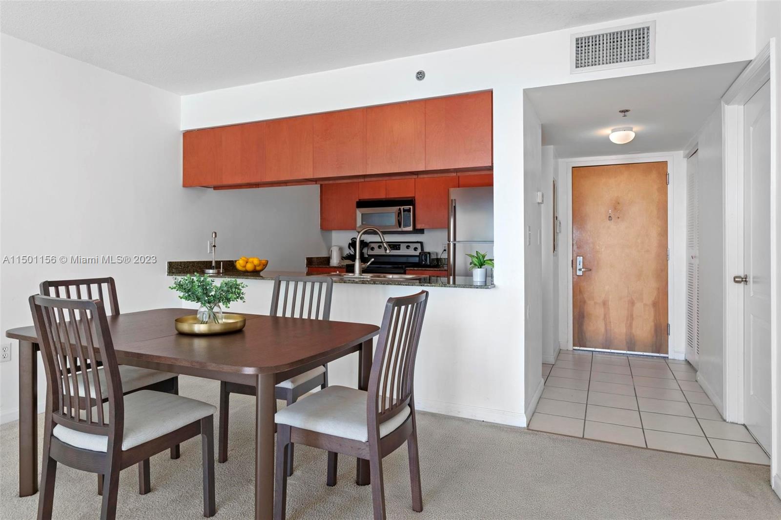 1200 Brickell Bay Dr 3907, Miami, Florida 33131, 1 Bedroom Bedrooms, ,1 BathroomBathrooms,Residential,For Sale,1200 Brickell Bay Dr 3907,A11501156