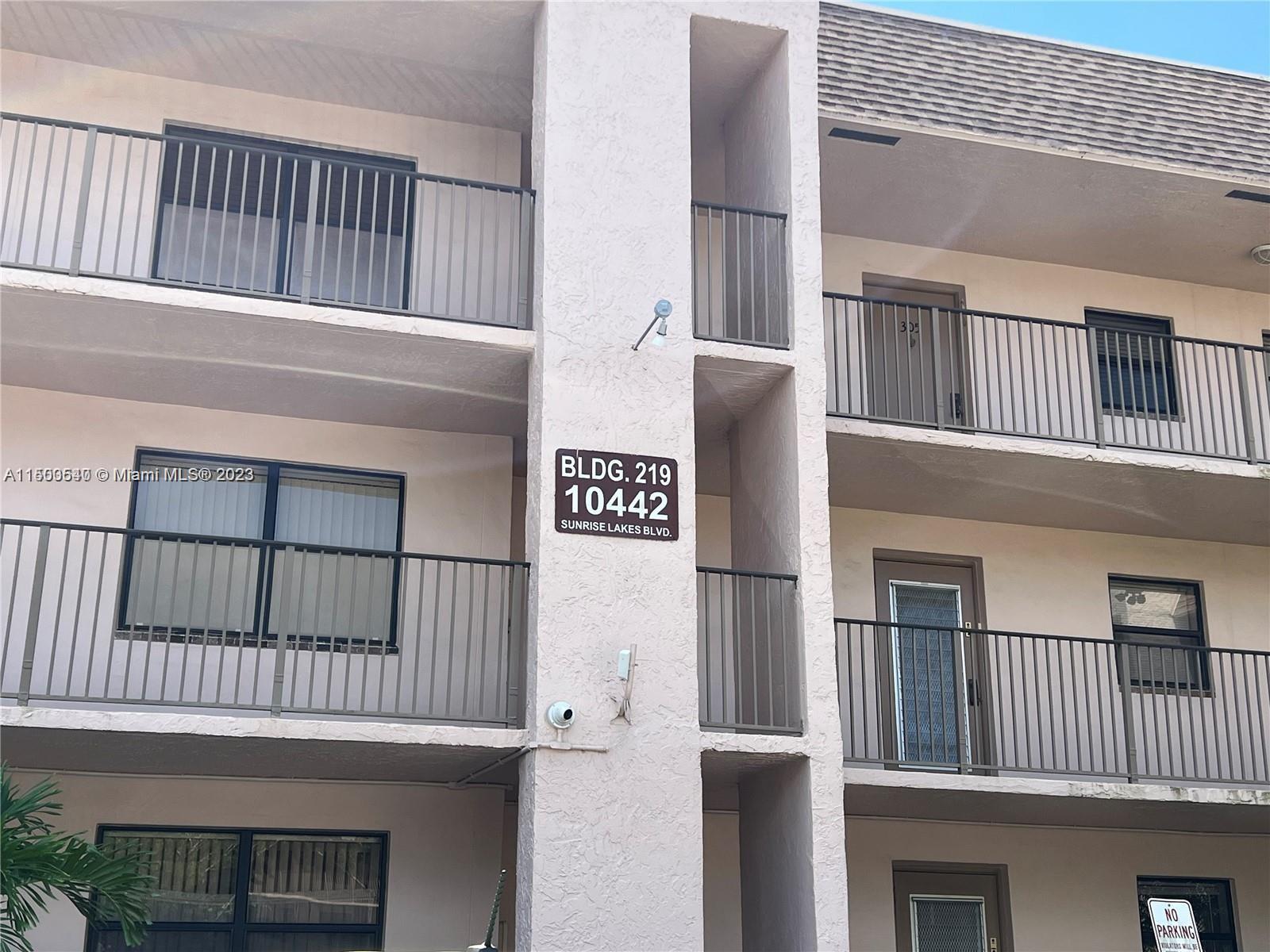 10442 Sunrise Lakes Blvd 312, Sunrise, Florida 33322, 2 Bedrooms Bedrooms, ,2 BathroomsBathrooms,Residential,For Sale,10442 Sunrise Lakes Blvd 312,A11500540