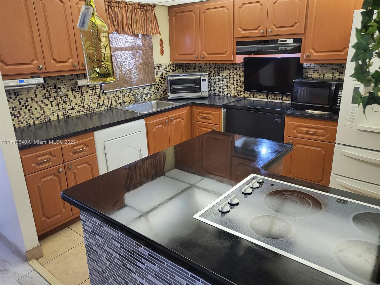 10442 Sunrise Lakes Blvd 312, Sunrise, Florida 33322, 2 Bedrooms Bedrooms, ,2 BathroomsBathrooms,Residential,For Sale,10442 Sunrise Lakes Blvd 312,A11500540