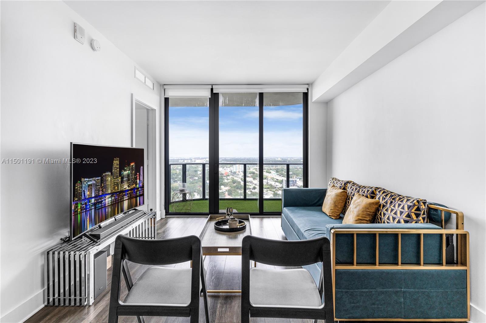 121 NE 34th St 2810, Miami, Florida 33137, 1 Bedroom Bedrooms, ,1 BathroomBathrooms,Residential,For Sale,121 NE 34th St 2810,A11501191
