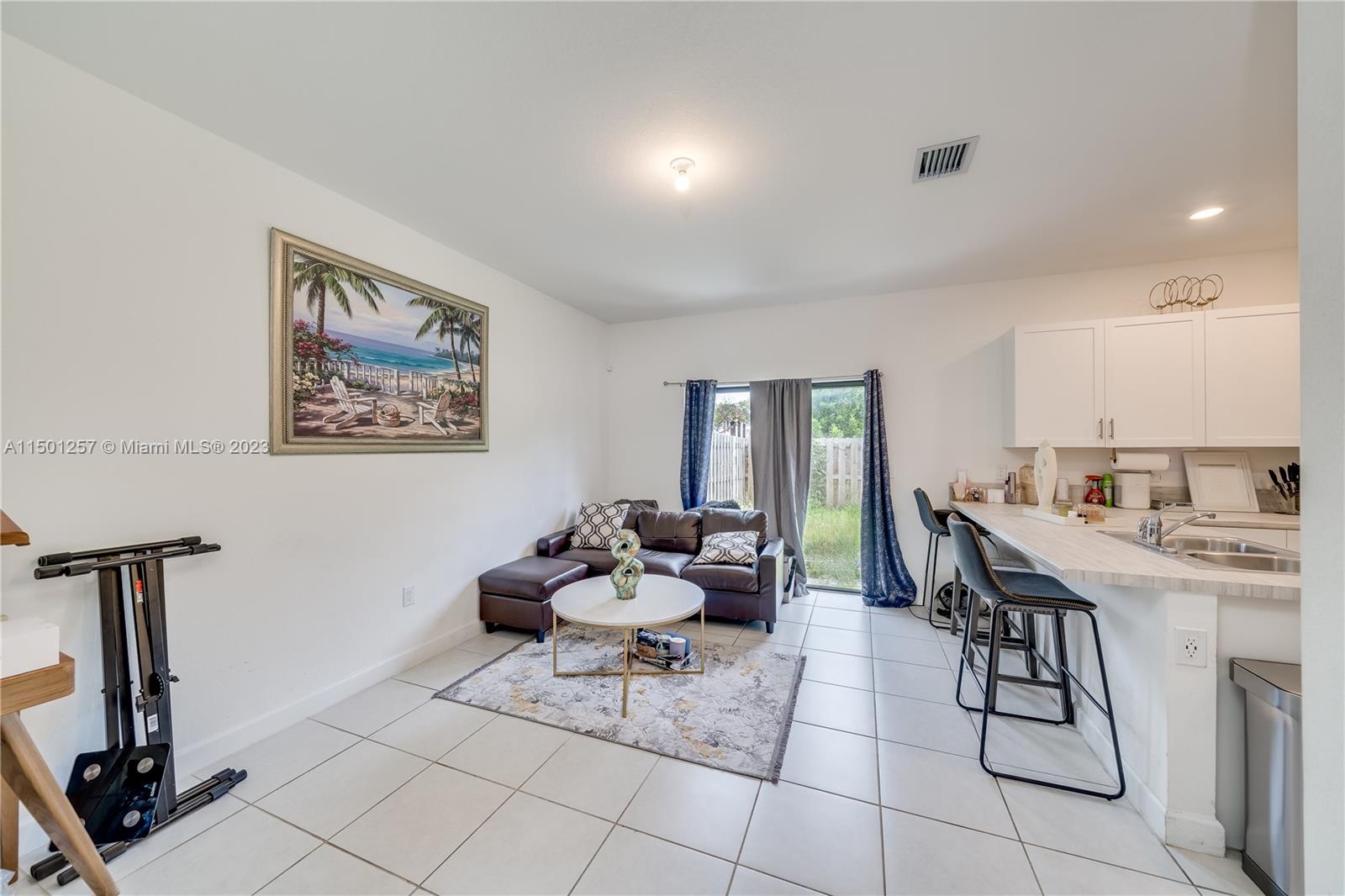20647 NE 7th Pl, Miami, Florida 33179, 3 Bedrooms Bedrooms, ,2 BathroomsBathrooms,Residentiallease,For Rent,20647 NE 7th Pl,A11501257